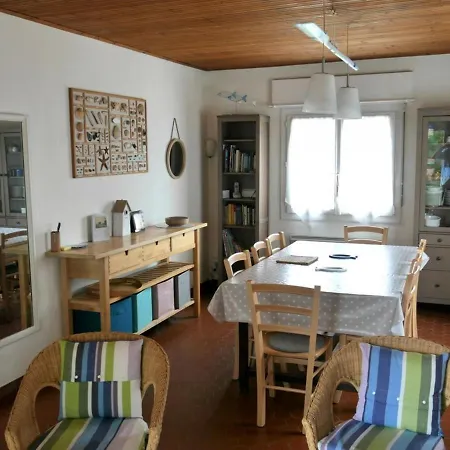 Maison Barbatre, 3 Pieces, 5 Personnes - Fr-1-224b-546 Holiday home