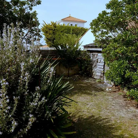 Maison Barbatre, 3 Pieces, 5 Personnes - Fr-1-224b-546 Holiday home